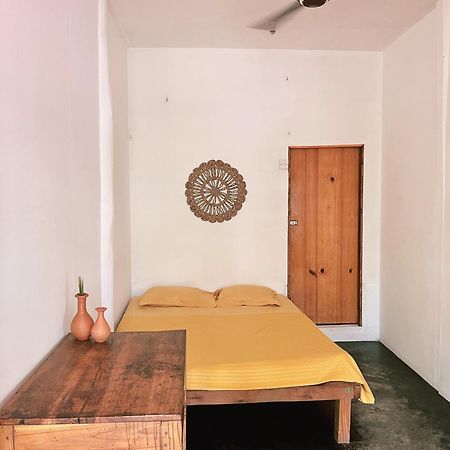 Wave Hunters Hostel Аругам Бей Екстериор снимка