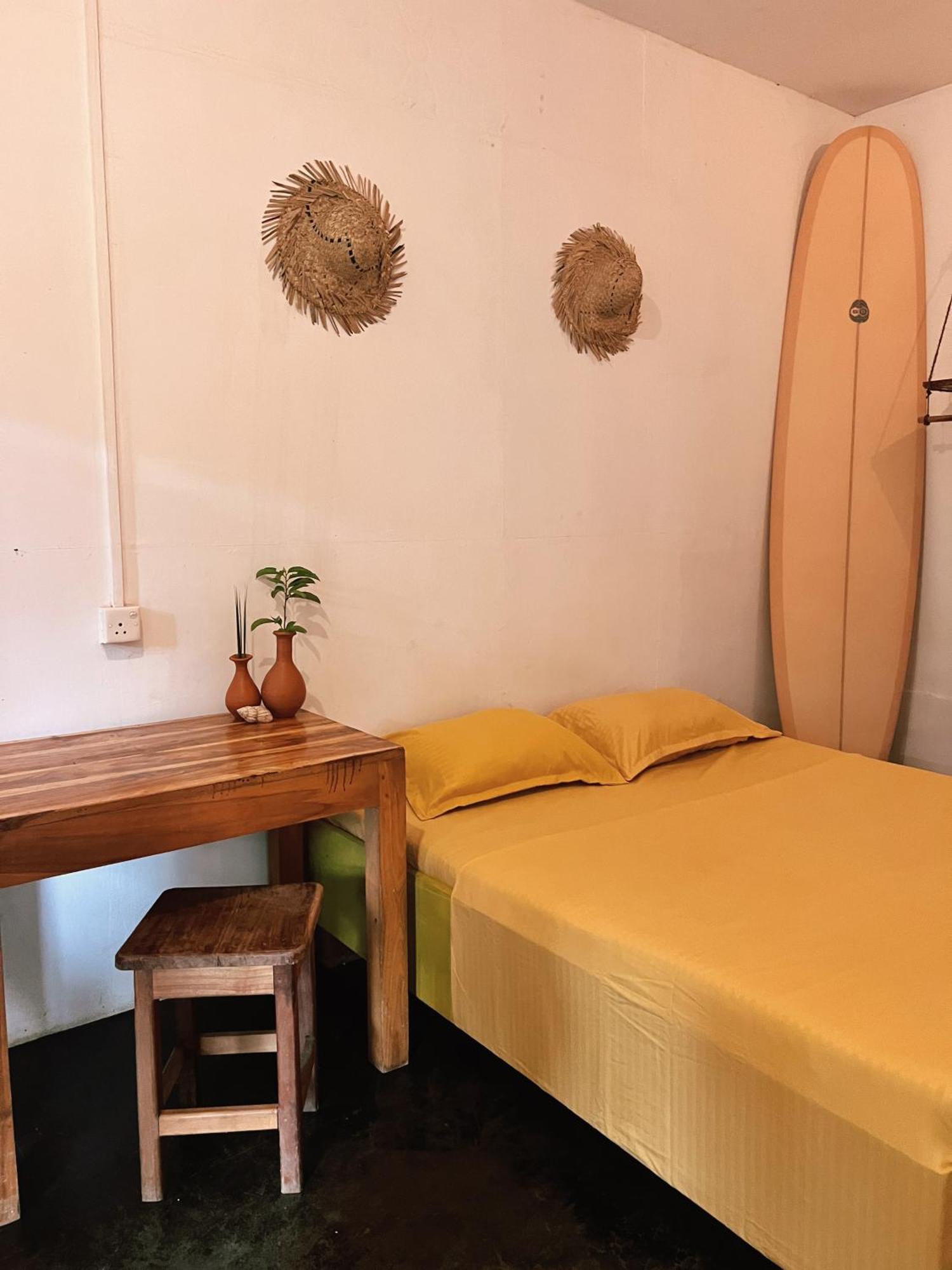 Wave Hunters Hostel Аругам Бей Екстериор снимка