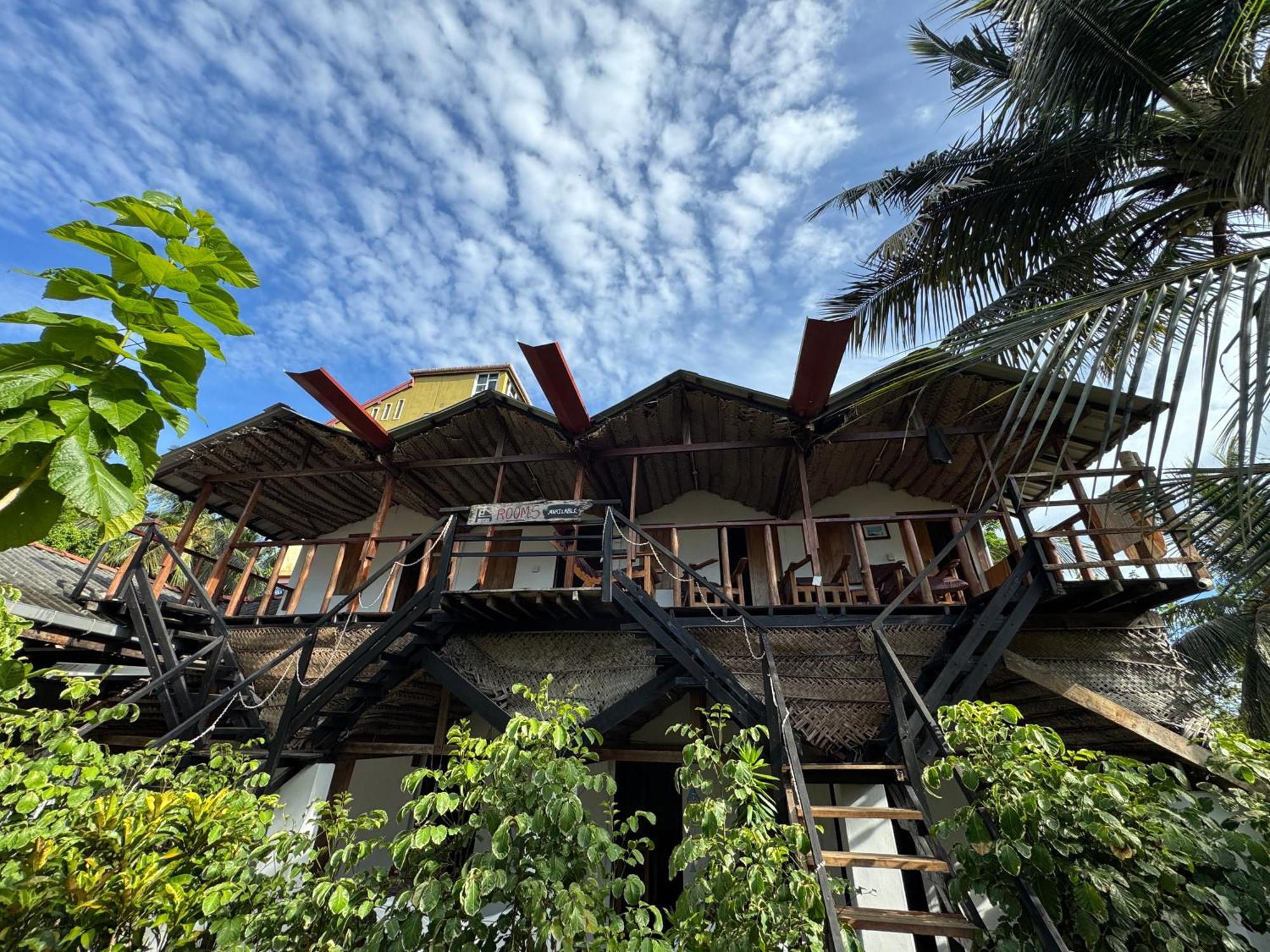Wave Hunters Hostel Аругам Бей Екстериор снимка